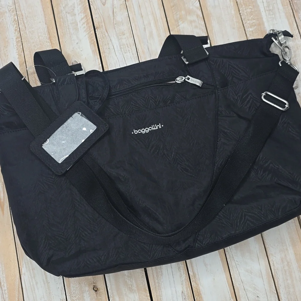 Baggallini Avenue Tote